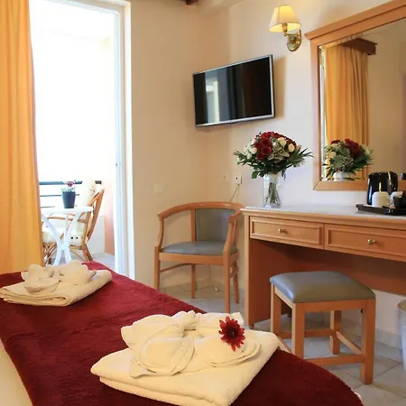 Dedalos Hotel 3*